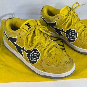 Women's size 9 W Kizo athletic shoes